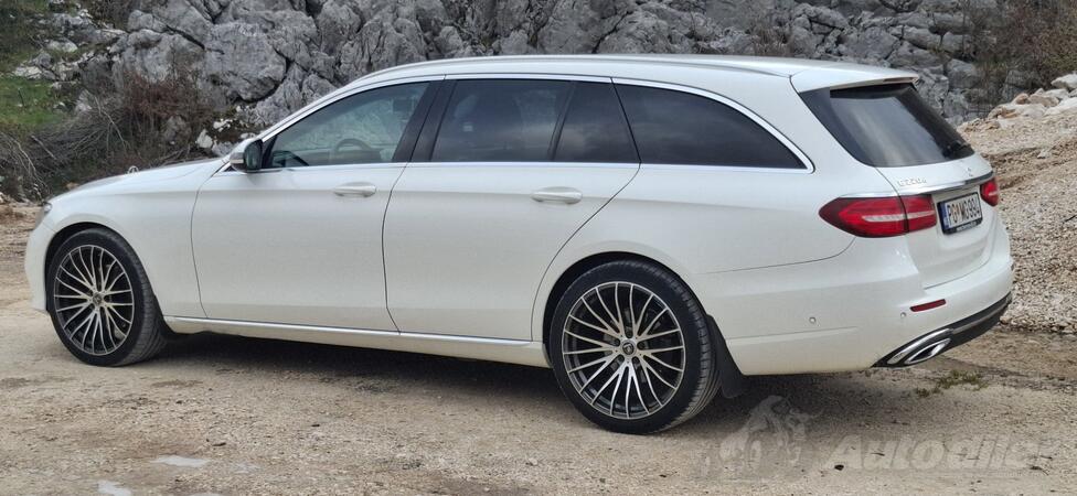 Mercedes Benz - E 220 - CDI