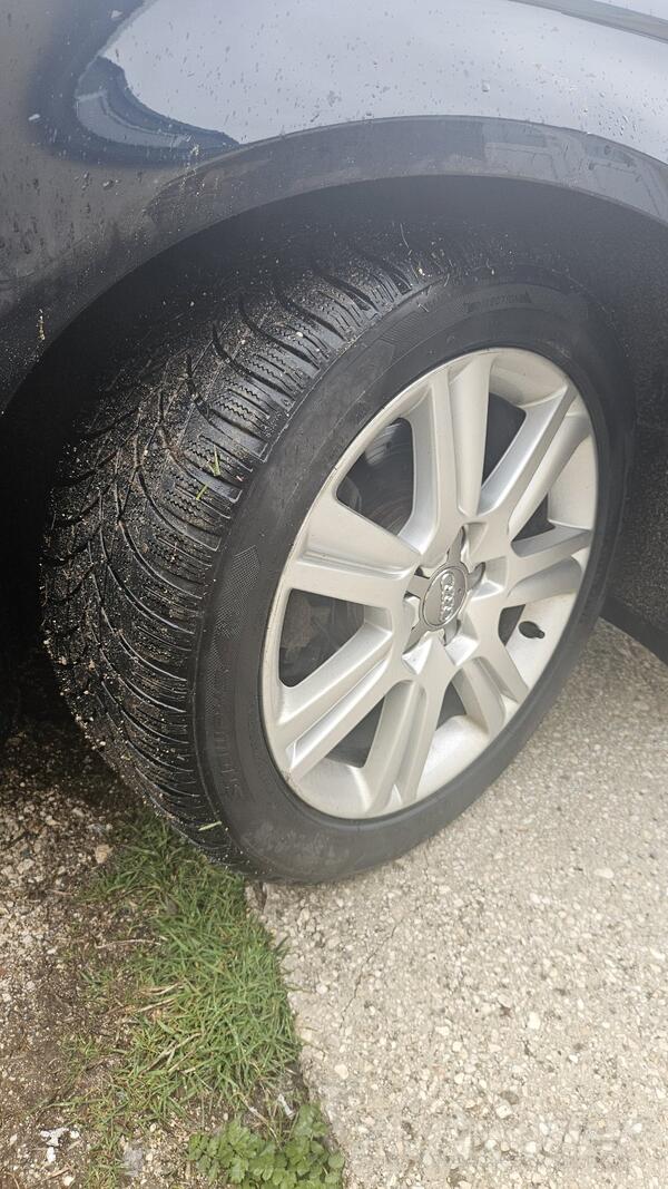 Fabričke felne i A4 gume