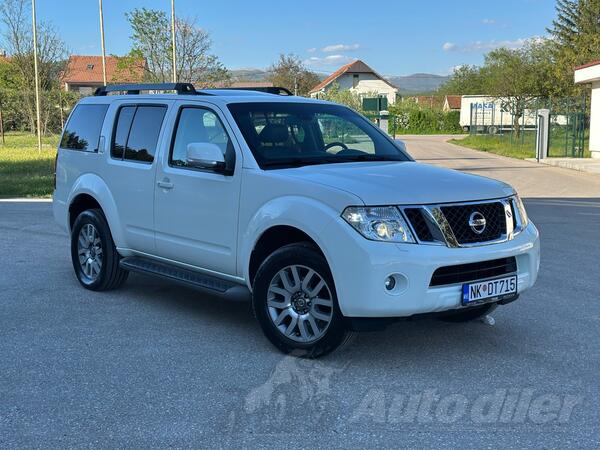 Nissan - Pathfinder - 2.5