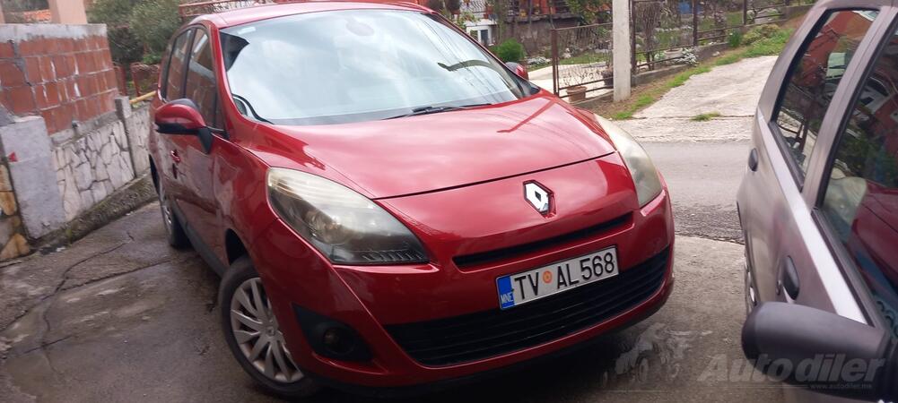 Renault - Grand Scenic - 15 dci