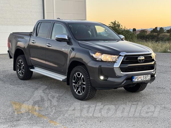 Toyota - Hilux - 2.8 D4D DC A/T6 CITY PLUS TSS