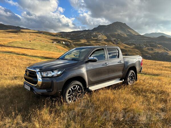 Toyota - Hilux - 2.8 D4D DC A/T6 CITY PLUS TSS