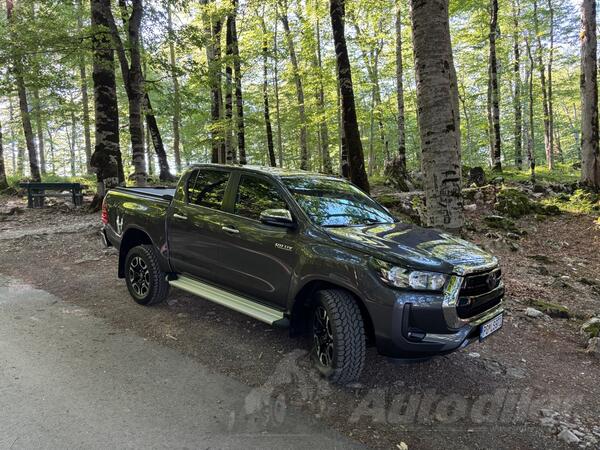 Toyota - Hilux - 2.8 D4D DC A/T6 CITY PLUS TSS