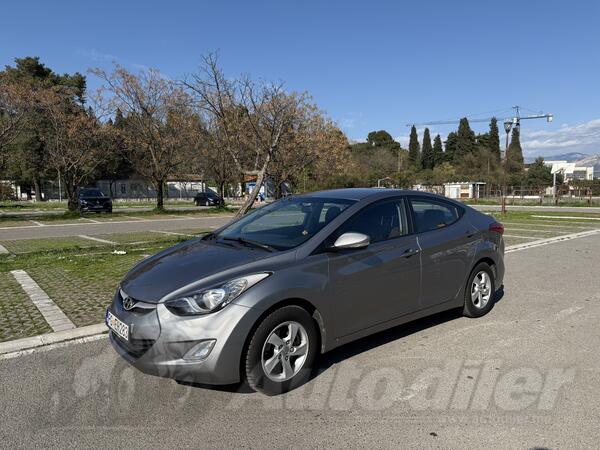 Hyundai - Elantra - 1.6