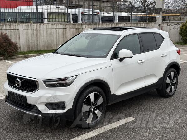 Volvo - XC 40 - MOMENTUM