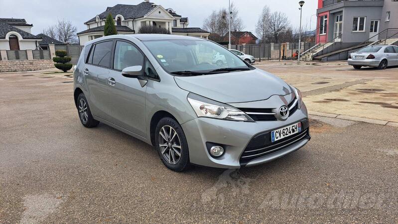 Toyota - Verso - 2.0