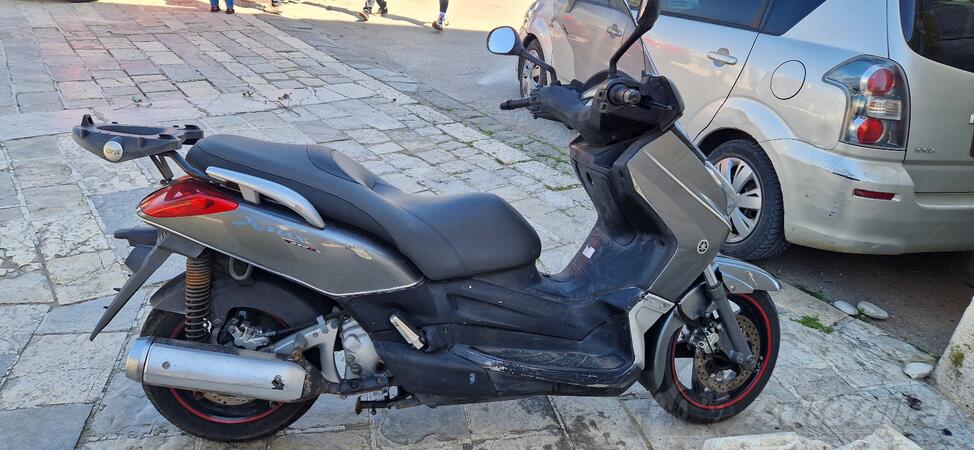 Yamaha - xmax