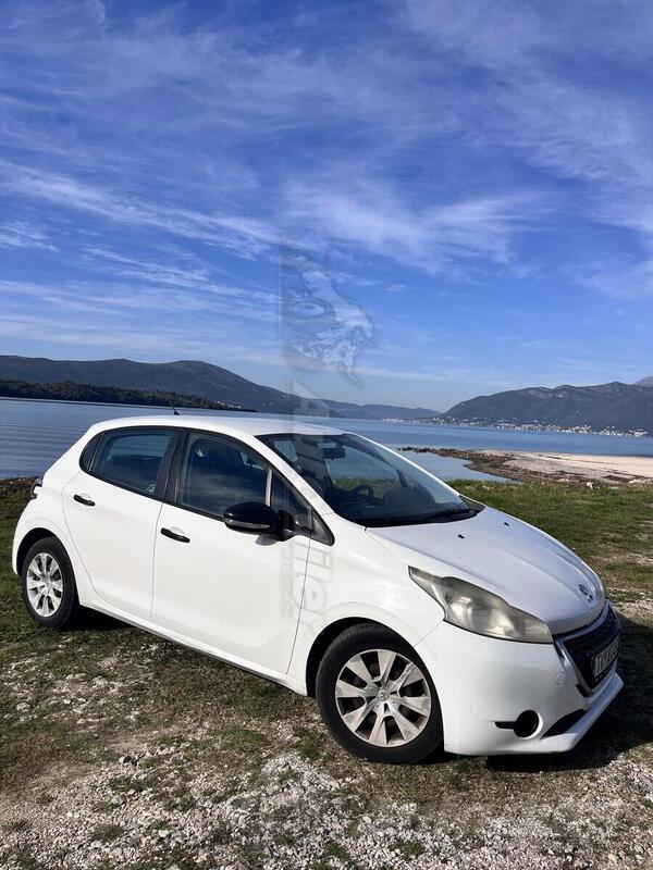 Peugeot - 208 - 1.4 HDI