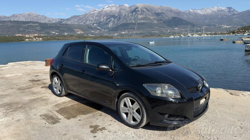 Toyota - Auris - 2.2 D - CAT