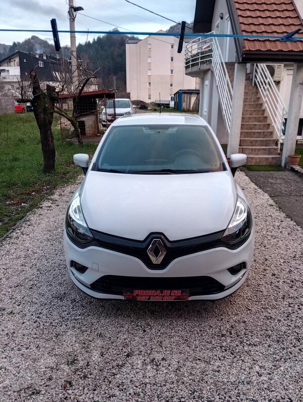 Renault - Clio - 1.5 DCI