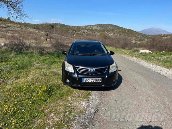 Toyota - Avensis - 2.0