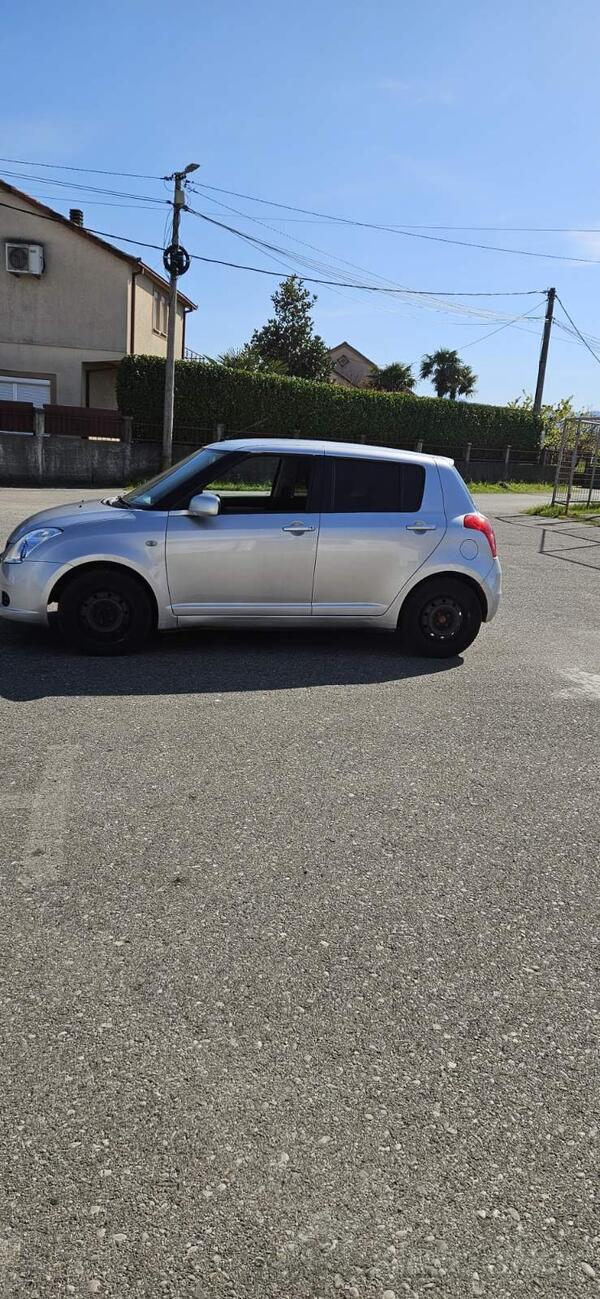 Suzuki - Swift - 1.3