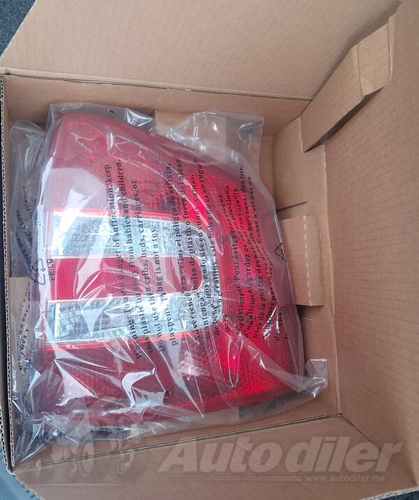 Desno stop svjetlo za Škoda - Octavia    - 2006