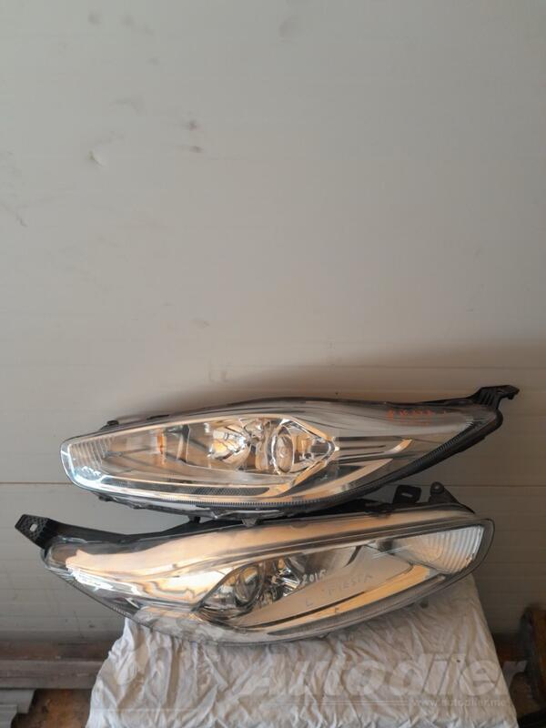 Oba fara za Ford - Fiesta    - 2015