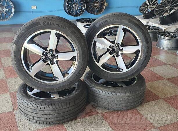 Fabričke felne i 235/55/19 gume