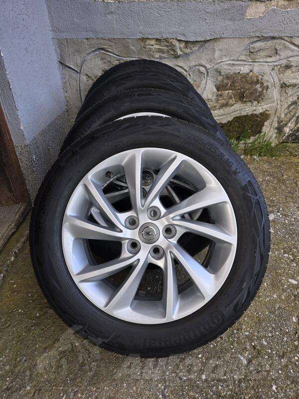 Fabričke felne i Continental EcoContact6 gume