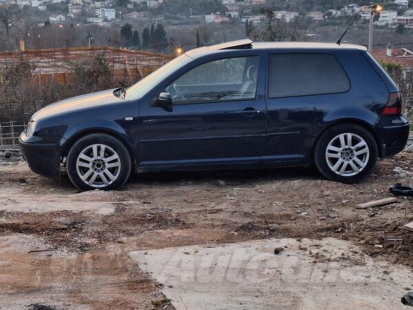 Volkswagen - Golf 4