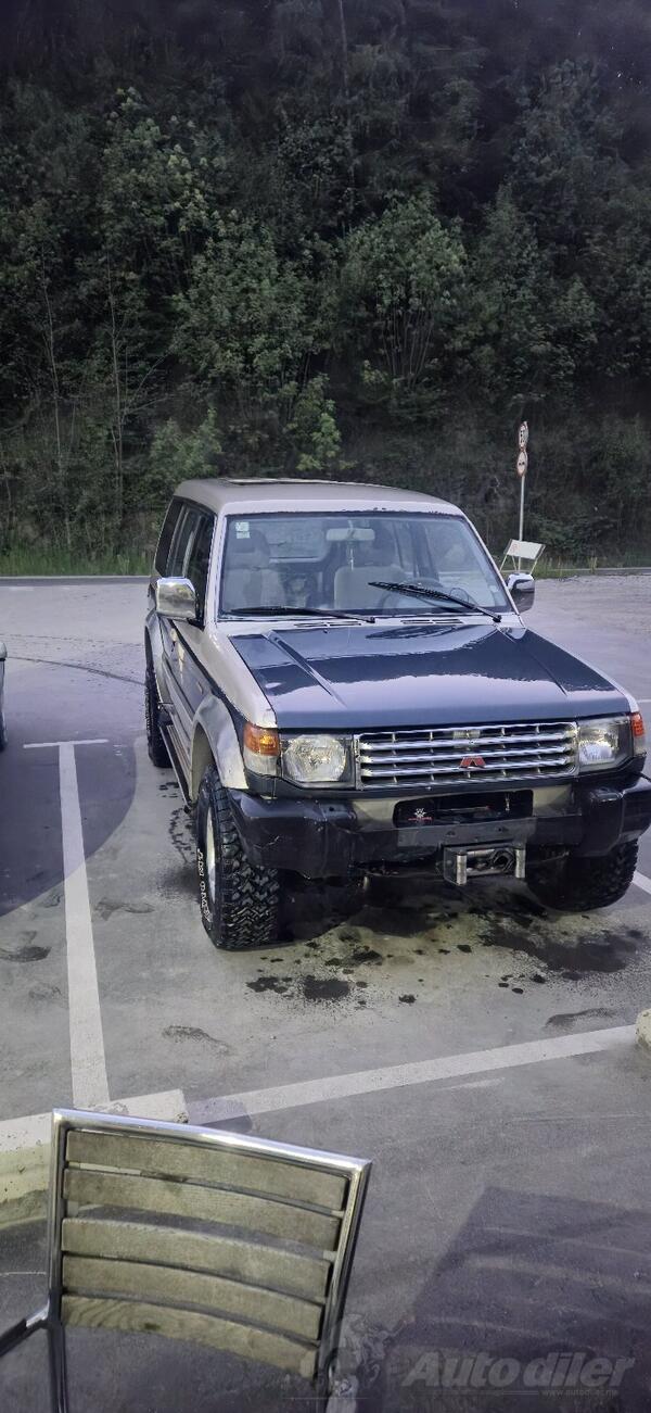 Mitsubishi - Pajero - 2.5