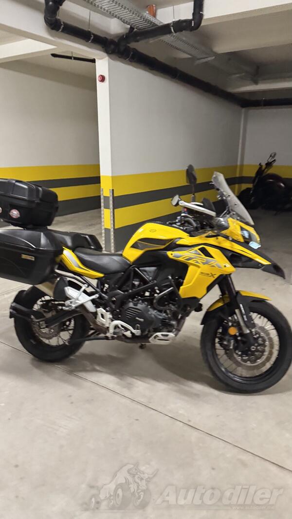 Benelli - TRK 502X