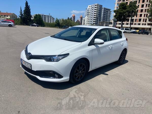 Toyota - Auris - 1.4 D4D
