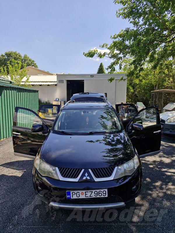 Mitsubishi - Outlander