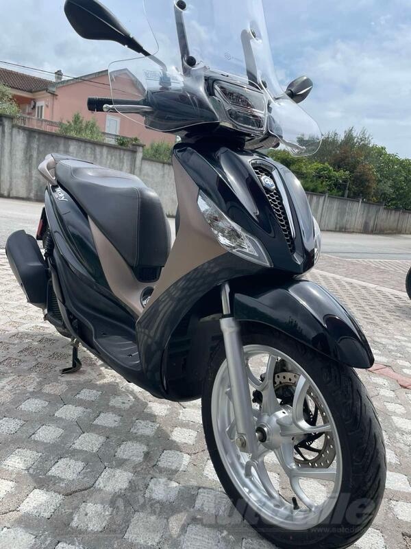 Piaggio - MEDLEY 150