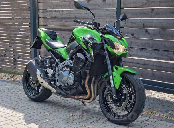 Kawasaki - Z900