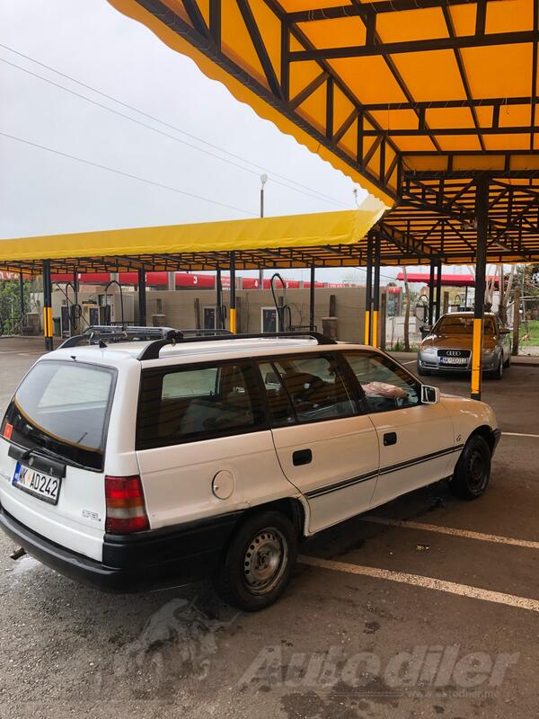 Opel - Astra - 17 d