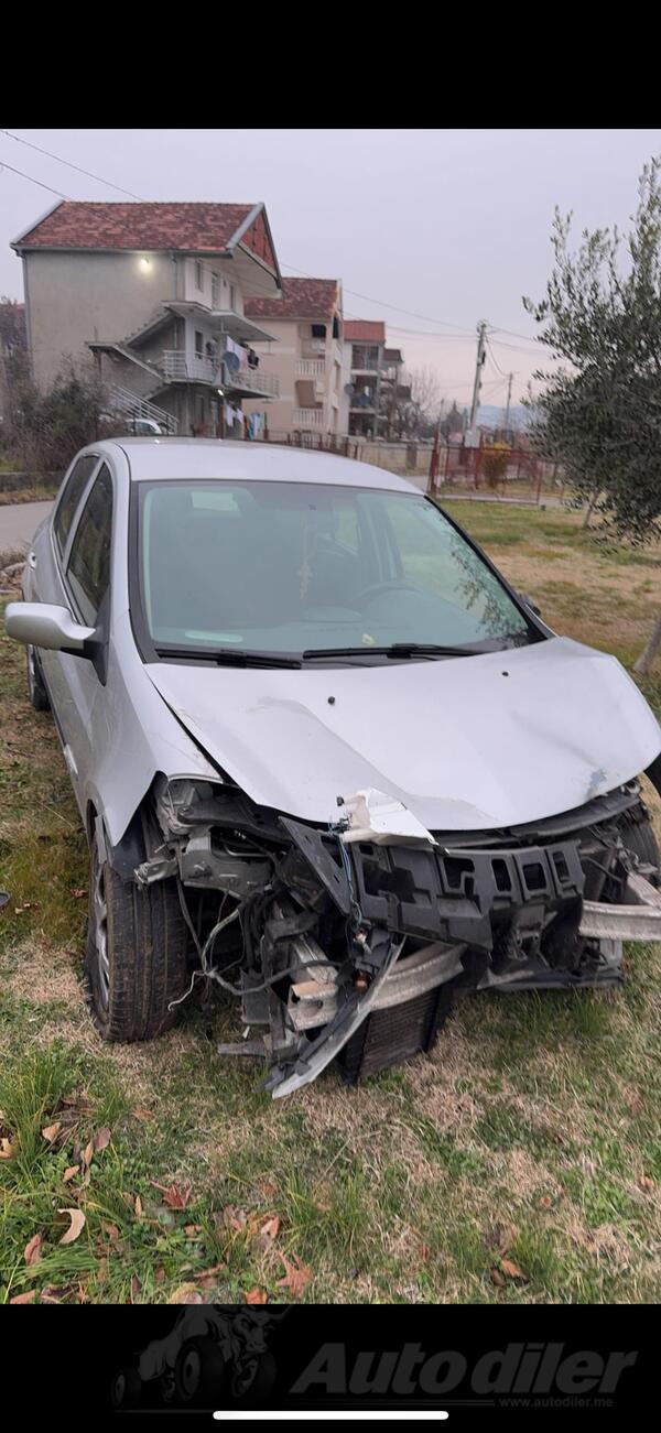 Renault - Clio - 1.5 dci