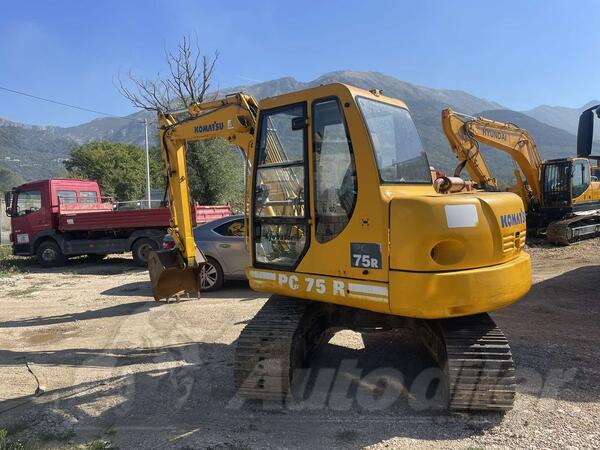 Komatsu - pc75
