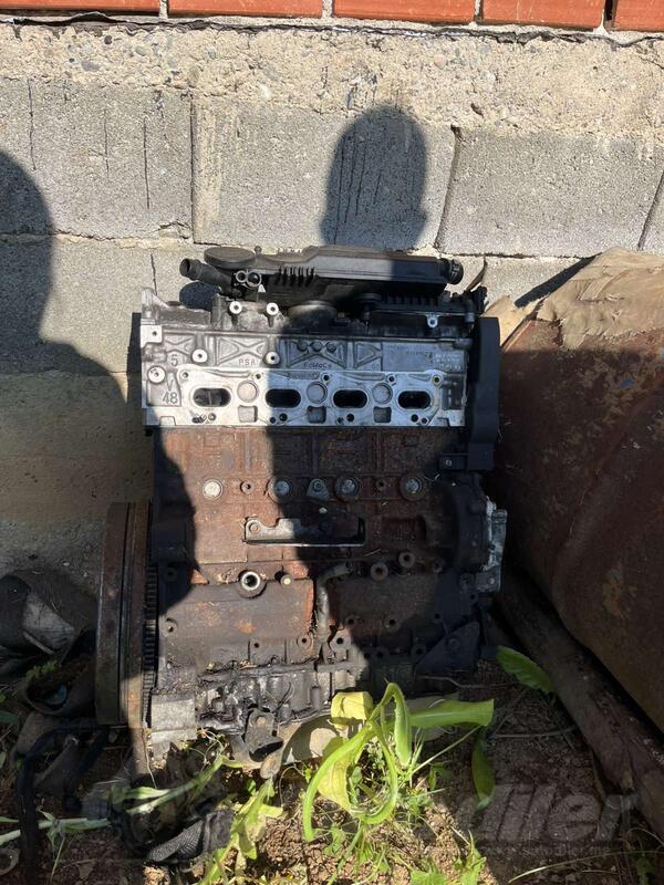 Glava motora za Peugeot - 4007    - 2010