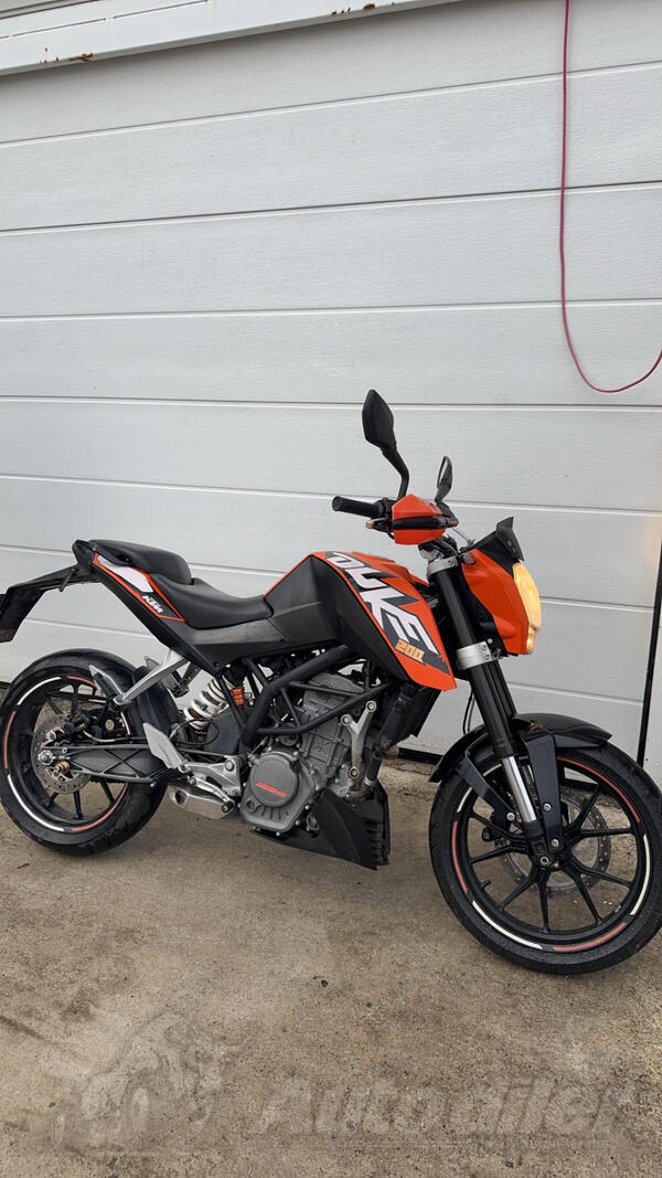 KTM - Duke 200