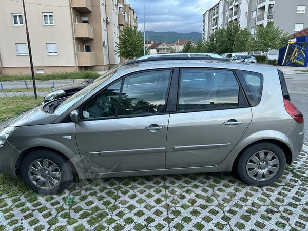 Renault - Scenic - 1.5 DCI