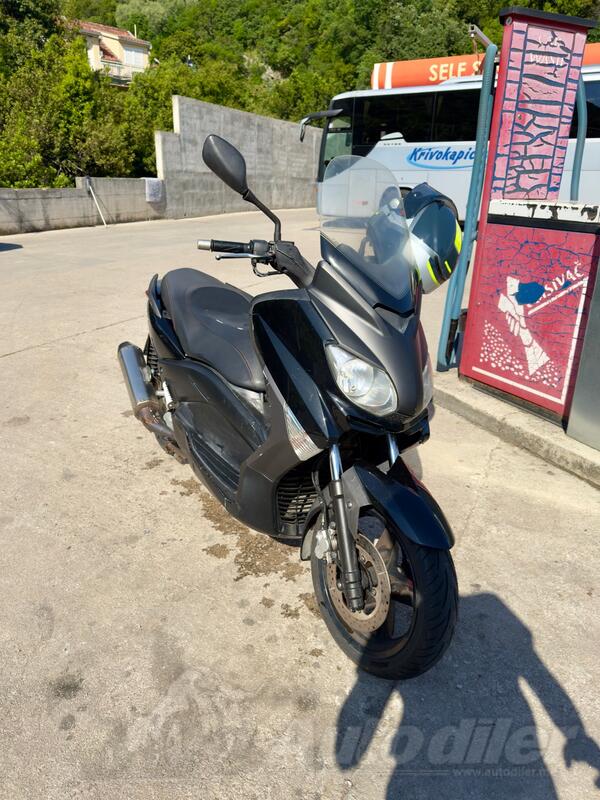 Yamaha - Yamaha Xmax 250