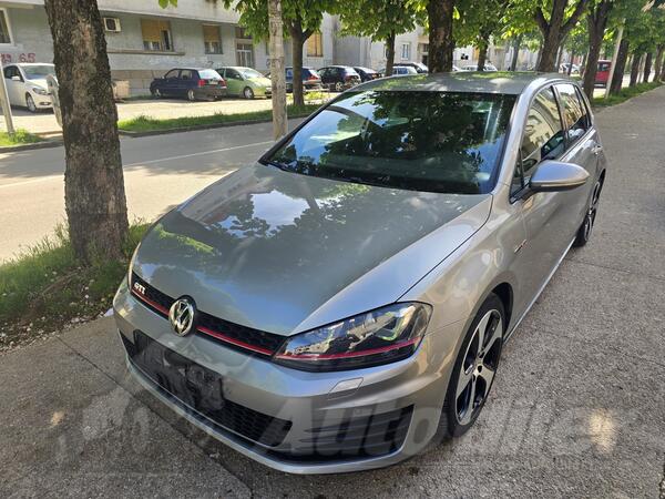 Volkswagen - Golf GTI - 2.0 TSI