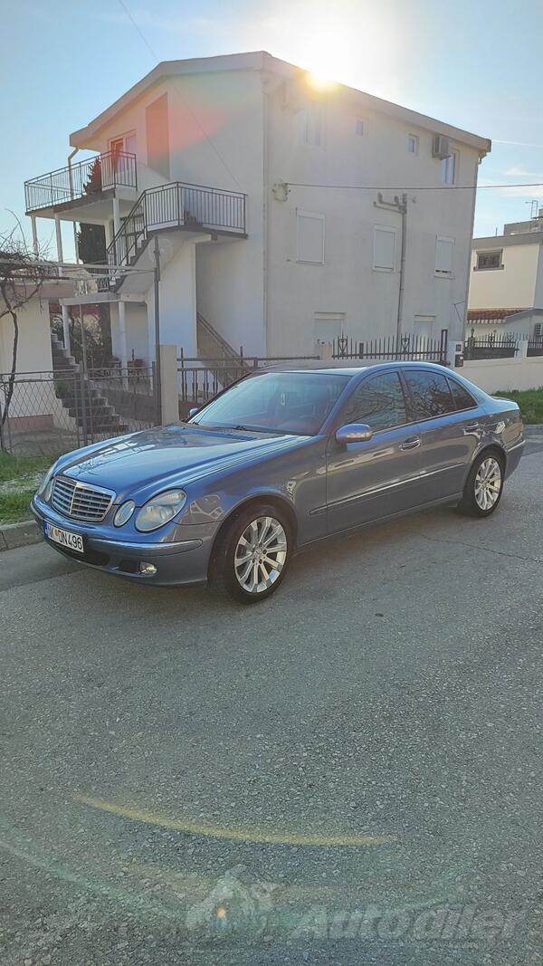 Mercedes Benz - E 200