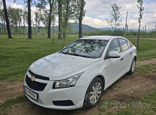 Chevrolet - Cruze - 1.6 benzin + plin
