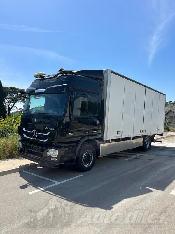 Mercedes Benz - Actros 1832