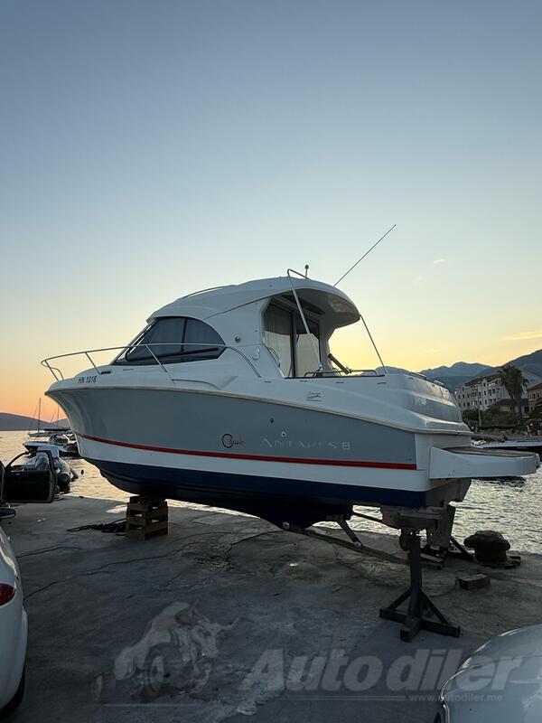 Beneteau - Antares 8