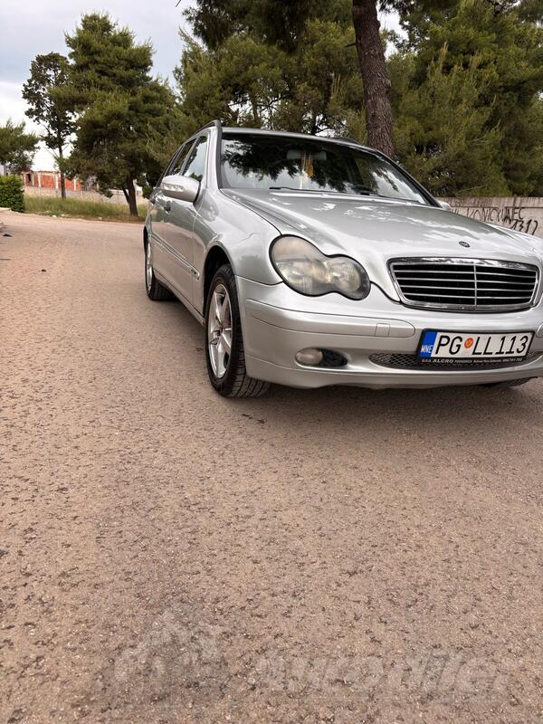 Mercedes Benz - 220 - 2,2