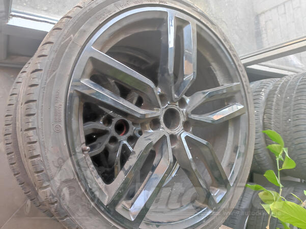 Fabričke felne i 20 gume