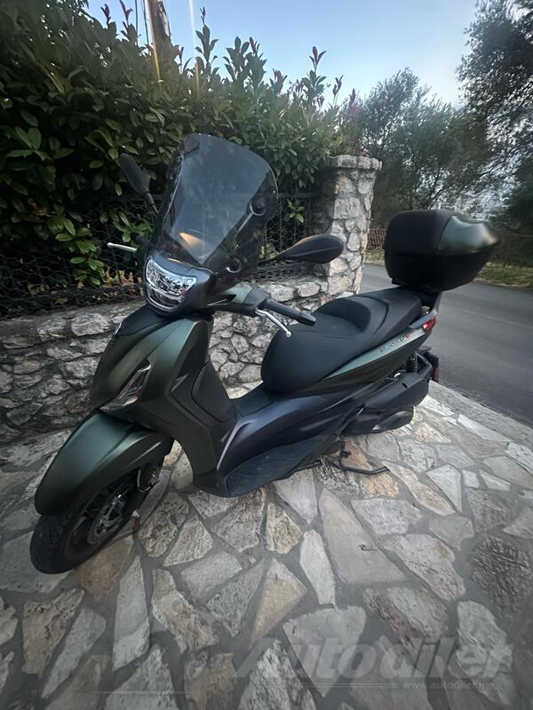 Piaggio - Beverly 300S