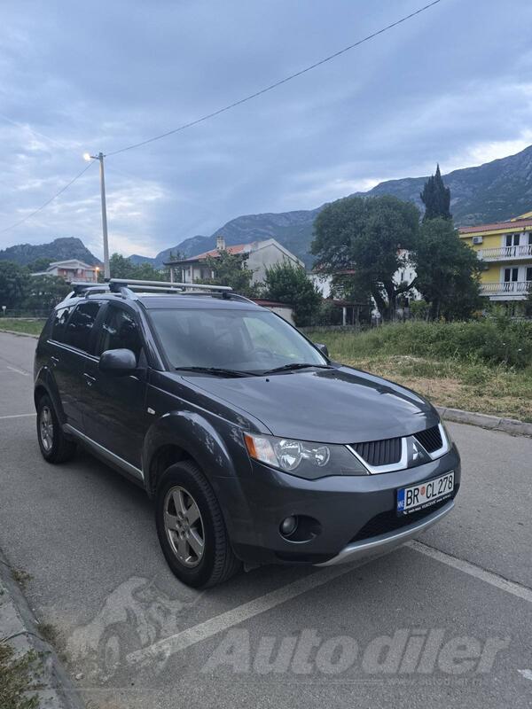 Mitsubishi - Outlander