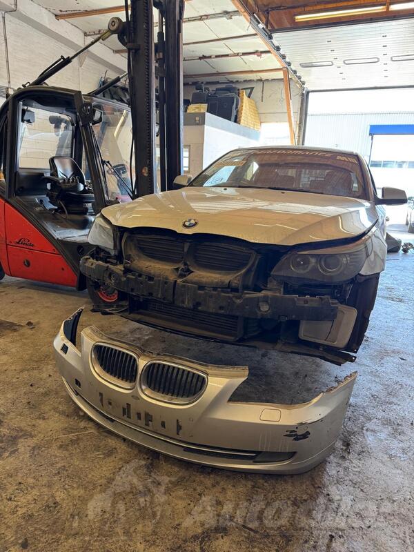 U djelovima BMW - 520 520D