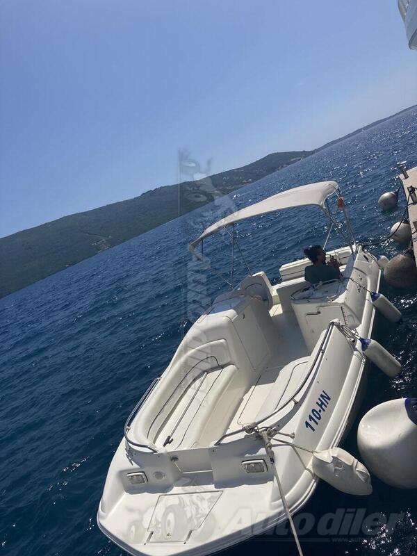 Sea ray - 240 Sundeck