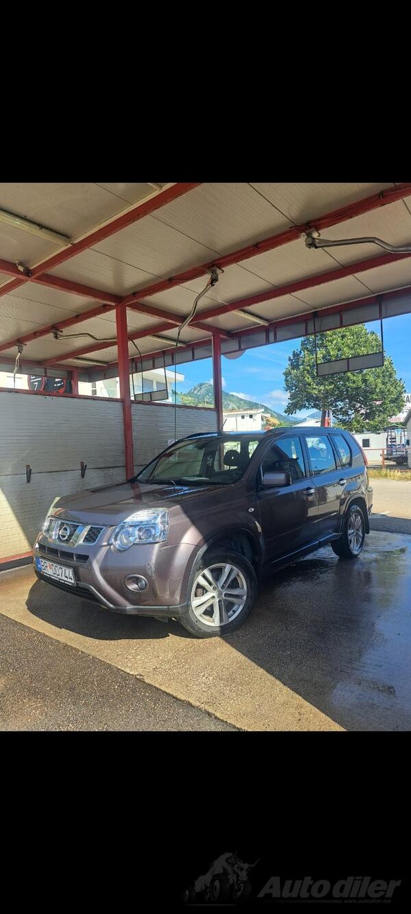Nissan - X-Trail