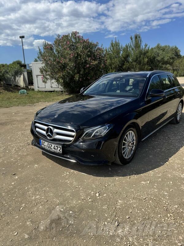 Mercedes Benz - E 220