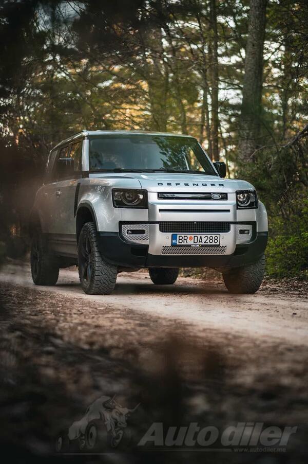 Land Rover - Defender - D240 SE