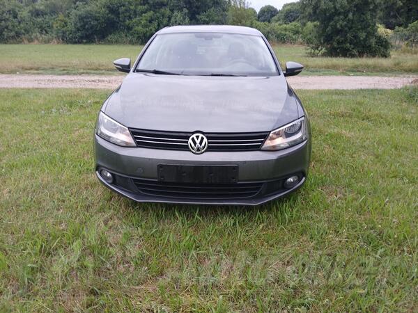 Volkswagen - Jetta - 1.6 tdi