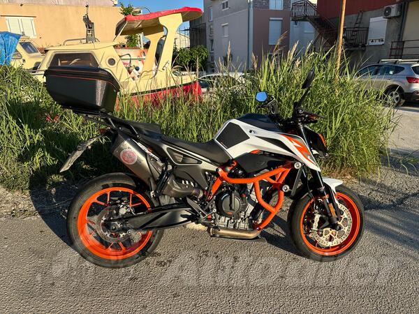 KTM - 890 duke r